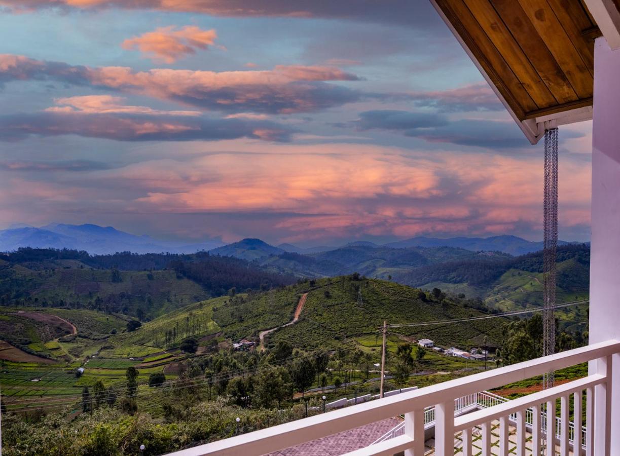 Petals Nilgiris Hotel Ooty Exterior foto